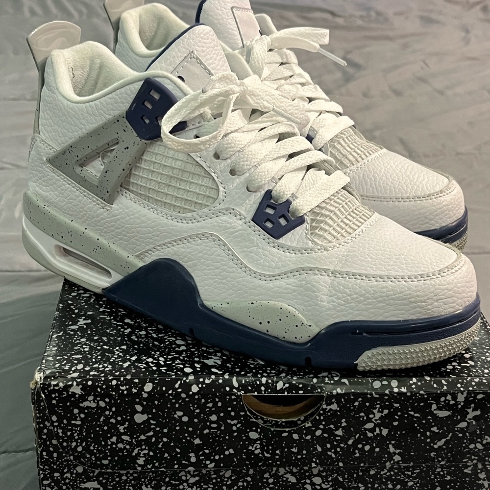 Jordan Retro 4 sneakers